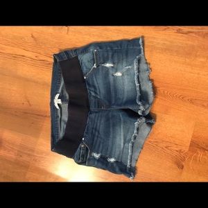Jessica Simpson maternity shorts